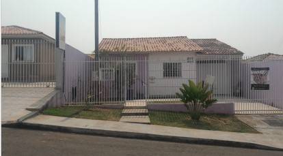 Casa em Ponta Grossa, Contorno, Rua Darcyr Wambier, 70, PR. Área: 0m2