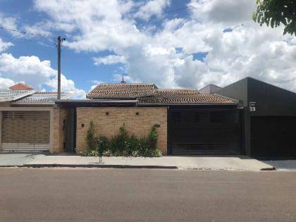 Casa em Ourinhos, Jardim Cristal, Rua Orlando Chiaradia, 18, SP. Área: 0m2