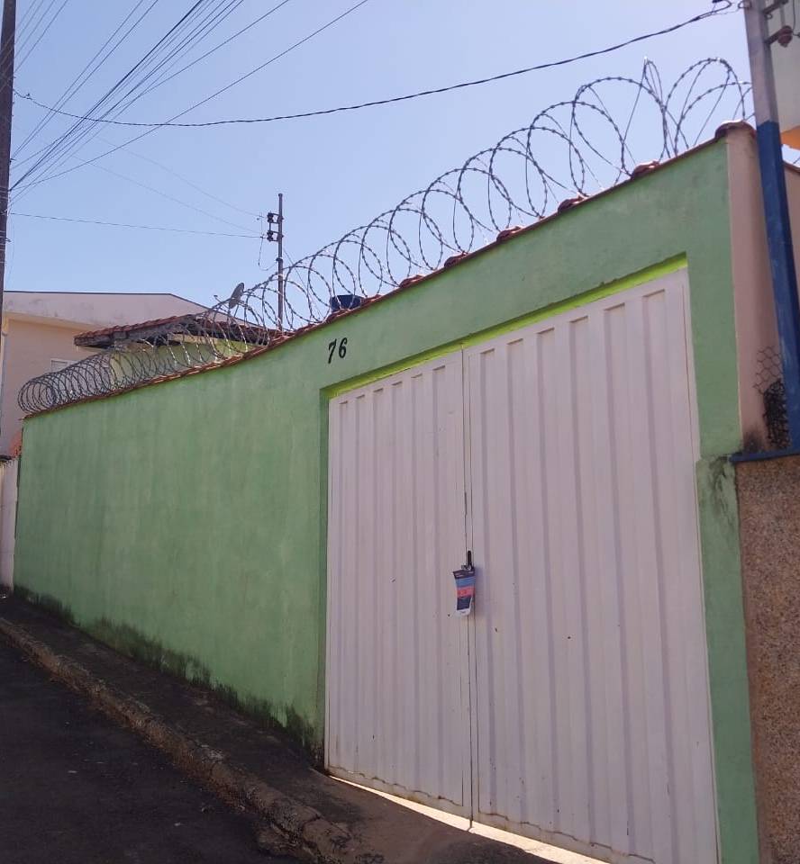 Casa em Alfenas, Jardim São Carlos, Rua Benjamin Gonçalves Leite, 76, MG. Área: 0m2