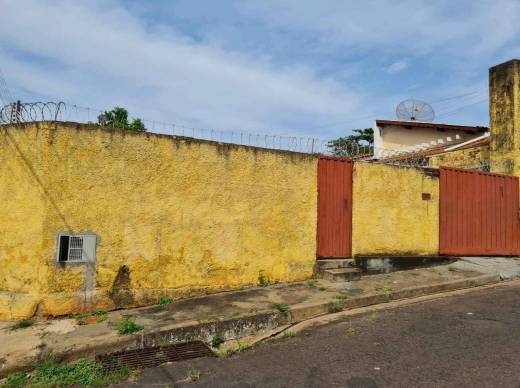 Casa em Tupã, Vila Das Industrias, Rua Lucélia, 101, SP. Área: 0m2