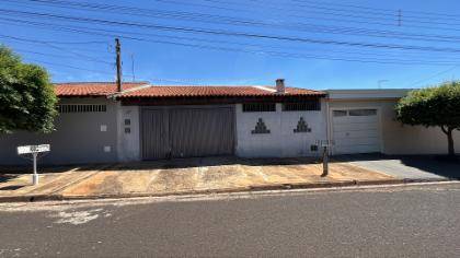 Casa em Jaboticabal, Conjunto Habitacional Margarida Raimundo Berchieri, Rua Braz Berlingieri, 181, SP. Área: 0m2 - imagem 0