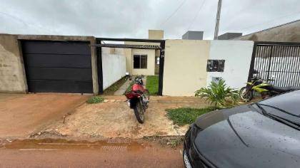 Casa em Sinop, Residencial Bonne Vie, Rua Savona, 64, MT. Área: 52m2