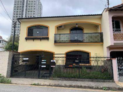 Casa em Pouso Alegre, Centro, Travessa Pedro Adão, 67, MG. Área: 0m2