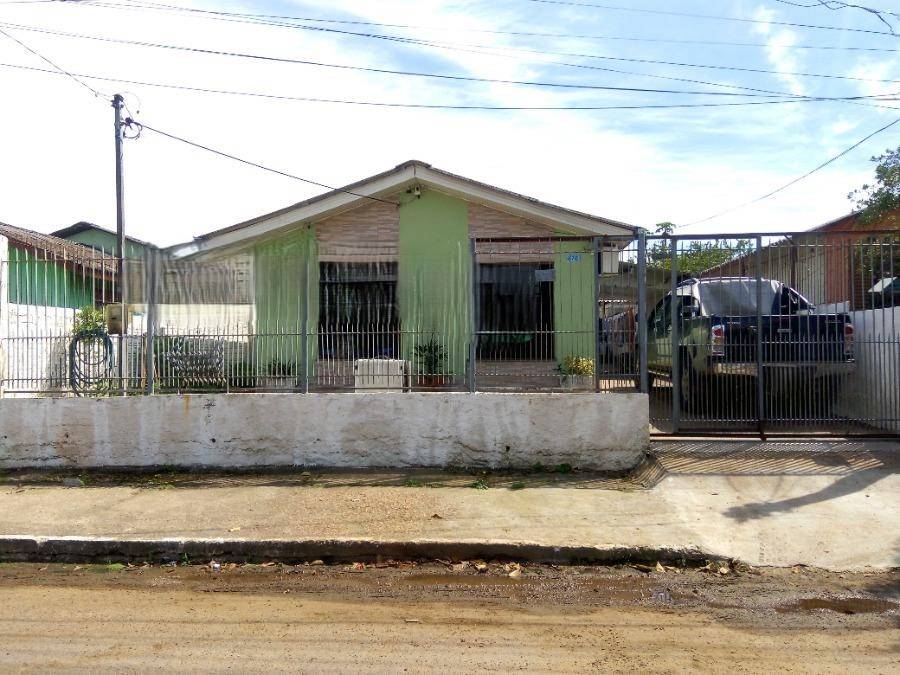 Casa em Guaíba, Santa Rita, Rua Florianópolis, 876, RS. Área: 188m2