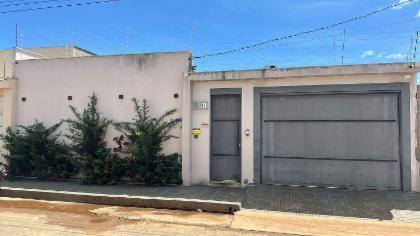 Casa em Paracatu, Parque Do Príncipe, Rua Minas Gerais, 100, MG. Área: 168m2