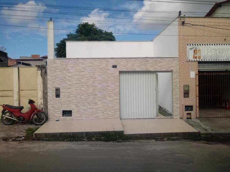 Casa em Feira de Santana, Jardim Cruzeiro, Rua Petrolina, 71, BA. Área: 0m2