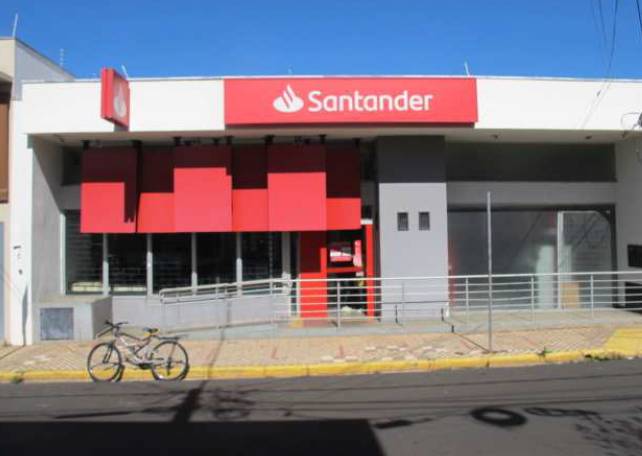 Ex-agência em Dourado, Centro, R Xv De Novembro, 297, SP. Área: 0m2