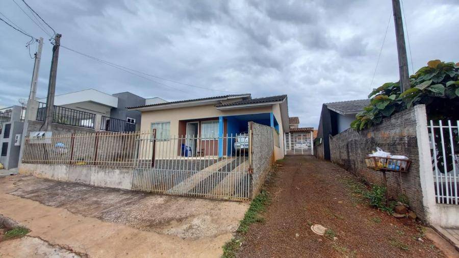 Casa em Dois Vizinhos, Santa Luzia, Rua Curitiba, 68, PR. Área: 77m2