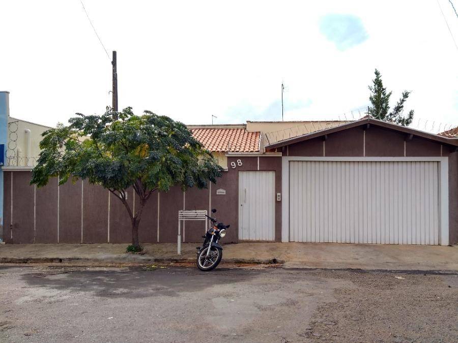 Casa em Cafelândia, Parte Baixa, Rua Antonio Sanches Peres, 98, SP. Área: 0m2