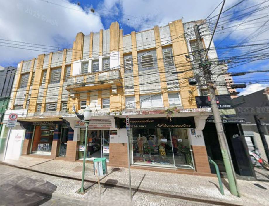 Sala comercial na Rua Quinze de Novembro