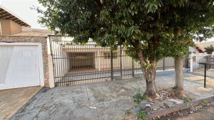 Casa em Matão, Jardim Alvorada, Avenida Napoleão Bottura, 351, SP. Área: 0m2