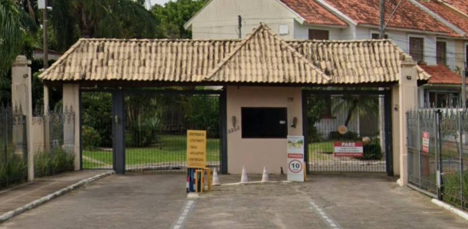 Casa em Porto Alegre, Serraria, Avenida Serraria, 2222, RS. Área: 141m2