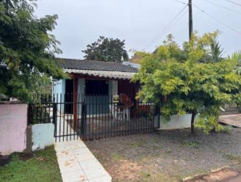 Casa em Realeza, Centro, Rua Luis Dos Santos, 3707, PR. Área: 0m2