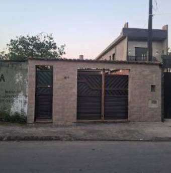 Casa em São Vicente, Vila Iolanda, Rua Dirceu Cunha Martins, 64, SP. Área: 0m2