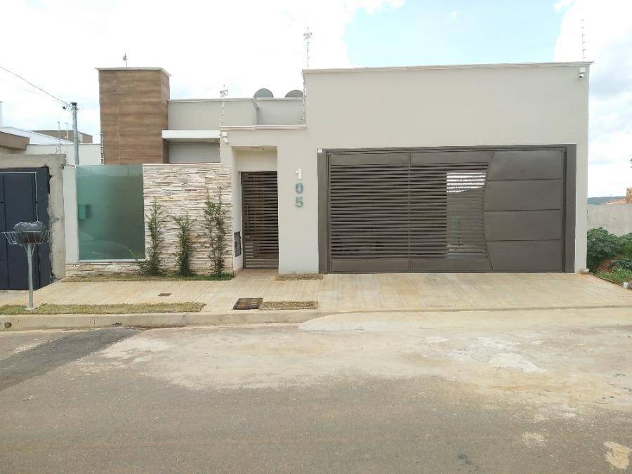 Casa em Varginha, Santa Luzia, Rua Antonio Mesquita Jardim, 105, MG. Área: 0m2