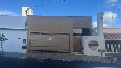 Casa em Tupã, Centro, Rua Cherentes, 142, SP. Área: 0m2