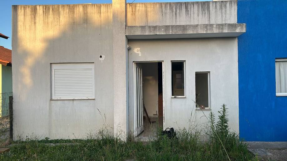 Casa em Pelotas, Laranjal, Rua Esteio, 1.864, RS. Área: 36m2