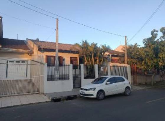 Casa em Cachoeirinha, Parque Da Matriz, Rua Carlos Leopoldo Schuller, 662, RS. Área: 0m2