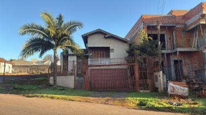 Casa em Carazinho, Operária, Rua Félix Guerra, 262, RS. Área: 164m2
