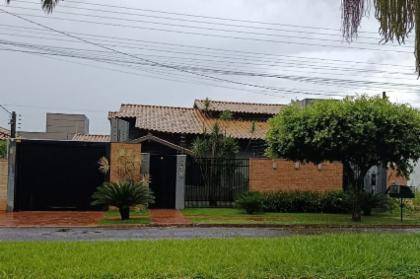 Casa em Naviraí, Centro, Rua Imigrantes, 618, MS. Área: 194m2