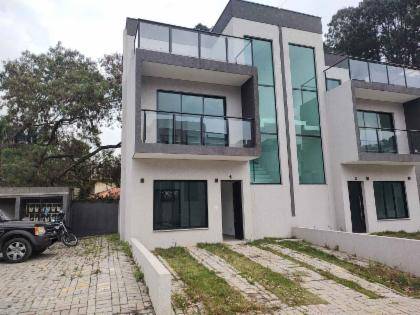 Casa em Cotia, Parque Frondoso, Rua Cassino, 195, SP. Área: 152m2