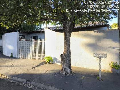 Casa ocupada com 75 m² construídos