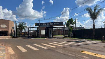 Casa ocupada com 150 m², 3 quartos e 2 vagas