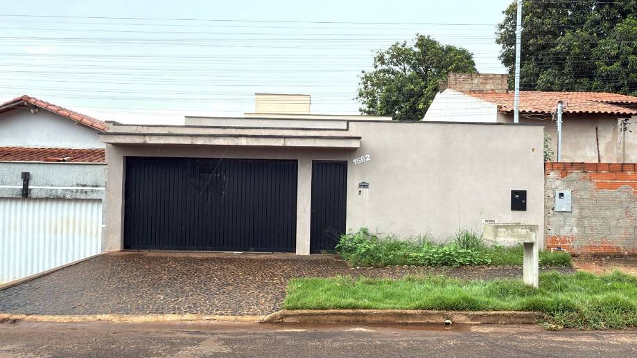 Casa à venda na Rua Seis - Ituiutaba/MG Código: 02.24057