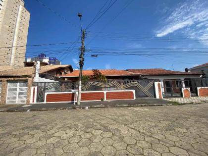 Casa à venda na Rua João Pessoa - Mongaguá/SP Código: 02.24752
