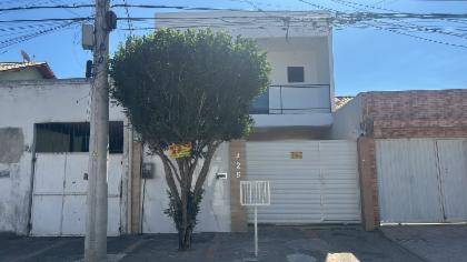 Casa em Parque Imperial II