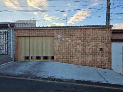 Casa à venda na Rua Carlota Caldini Luz - Sorocaba/SP Código: 02.27513